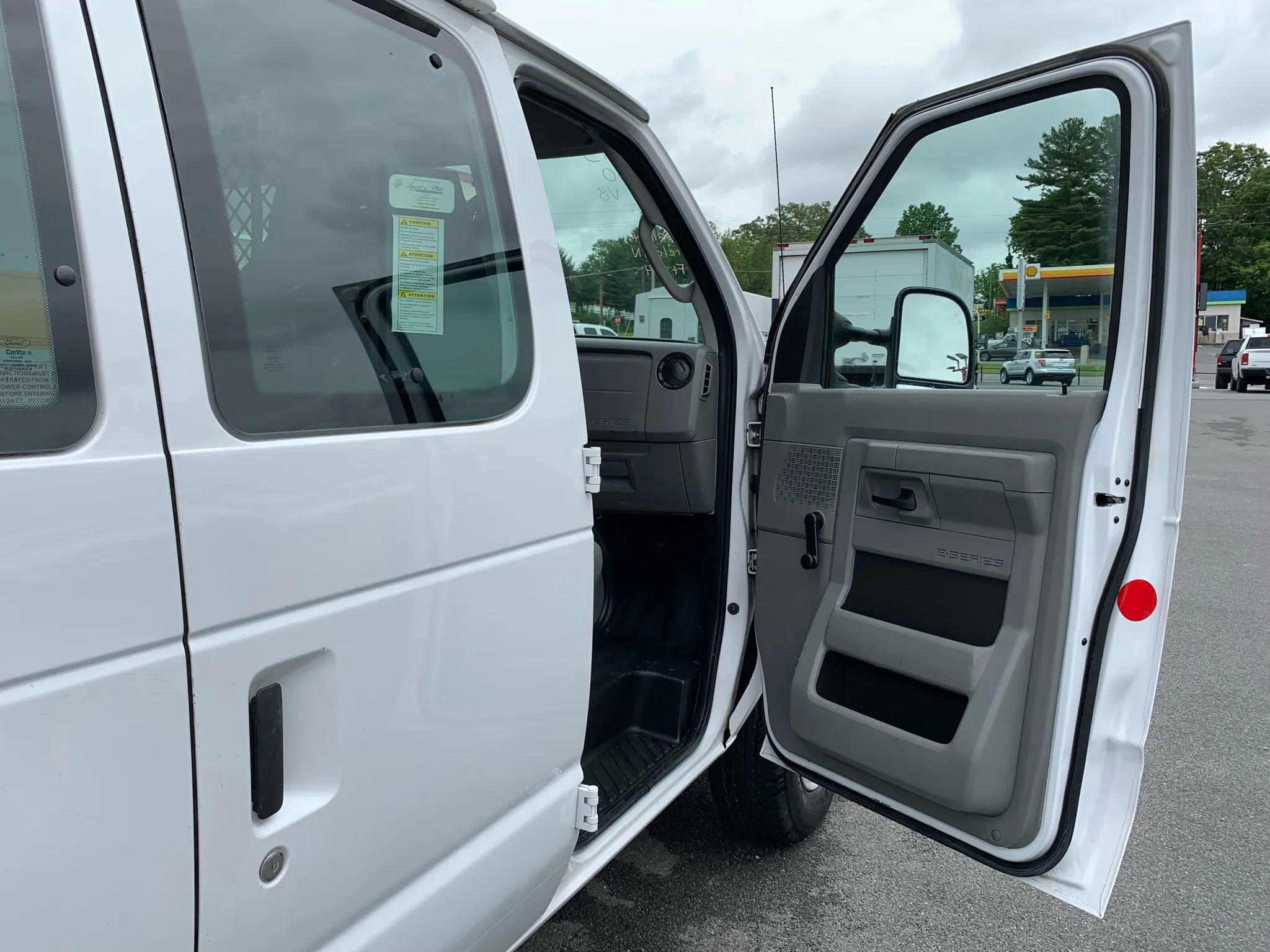 Used 2013 Ford E-350 and Econoline 350 Super Duty image 21