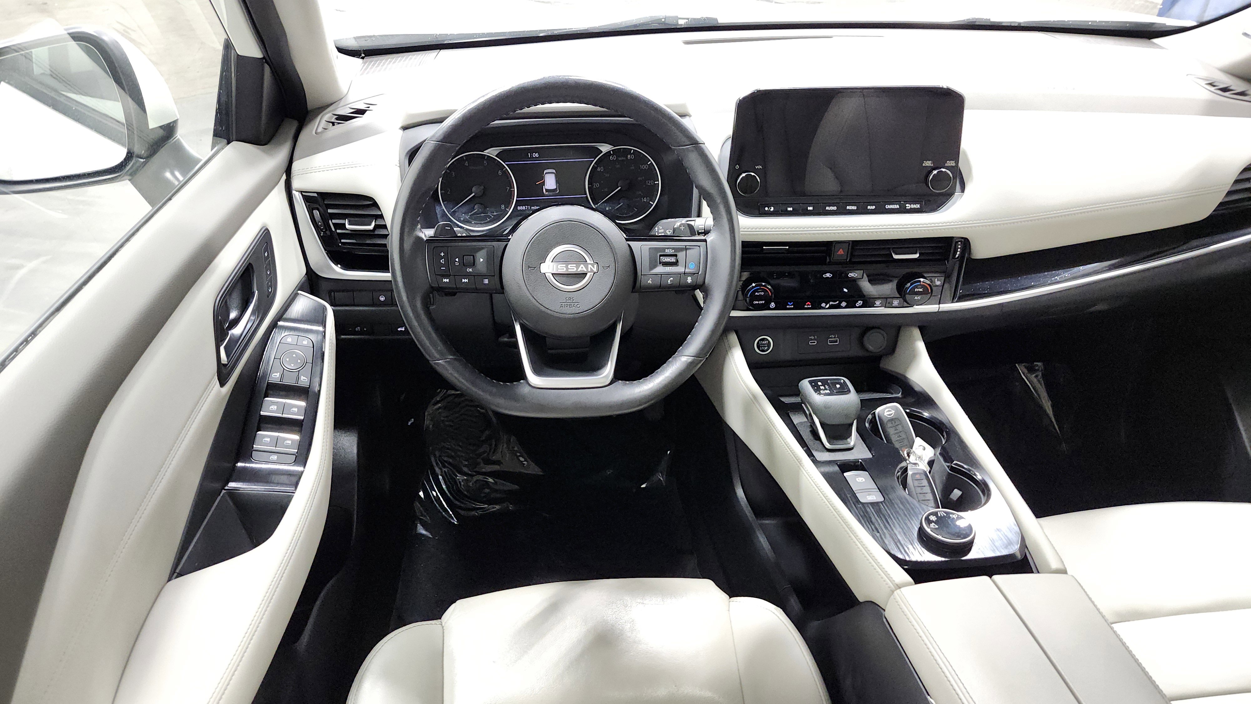 Used 2023 Nissan Rogue SL w/ SL Premium Package image 31