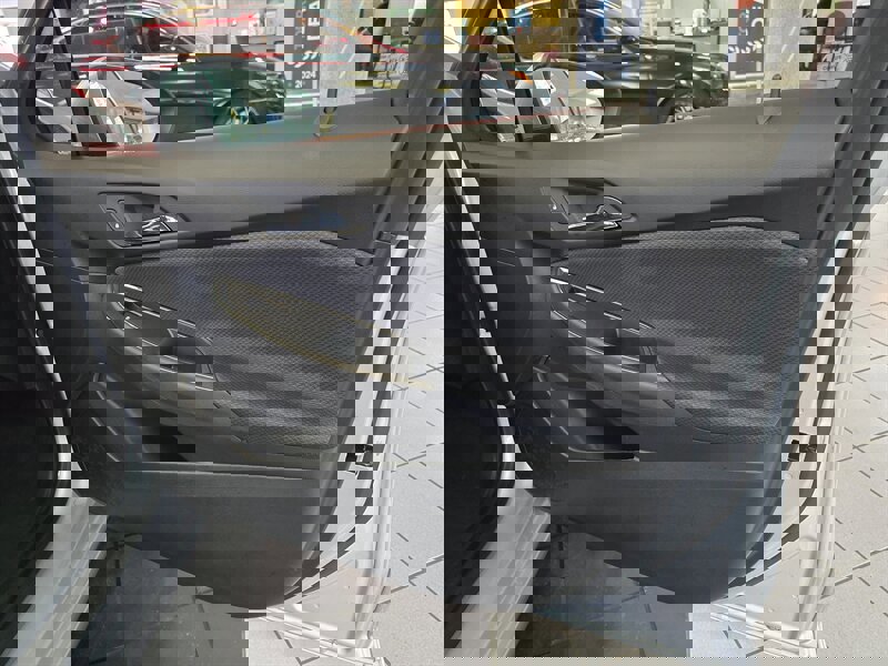 Used 2018 Chevrolet Cruze LS image 11