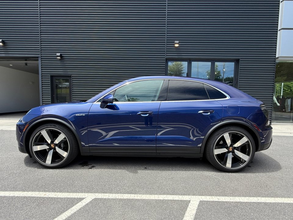 New 2025 Porsche Macan 4S Electric AWD/4WD image 2