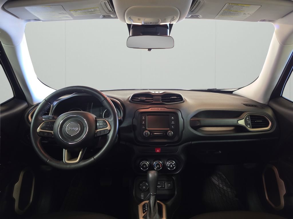 Used 2017 Jeep Renegade Latitude AWD/4WD image 16