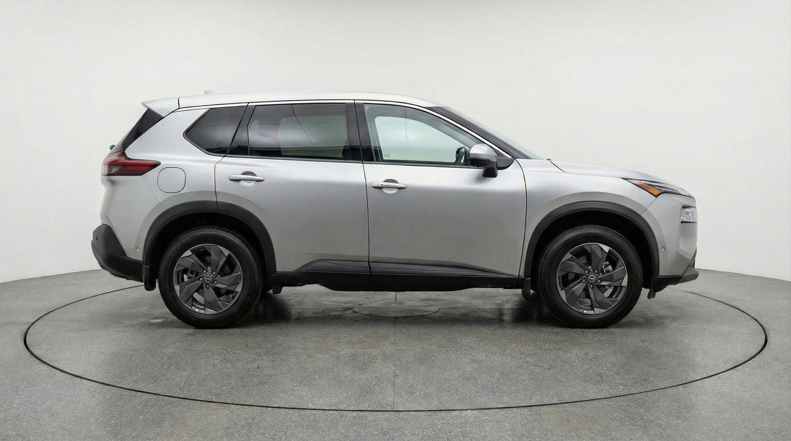 Used 2025 Nissan Rogue SV image 11