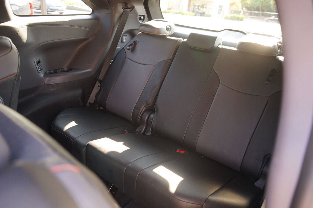 Used 2022 Toyota Sienna XSE w/ XSE Plus Package AWD/4WD image 18
