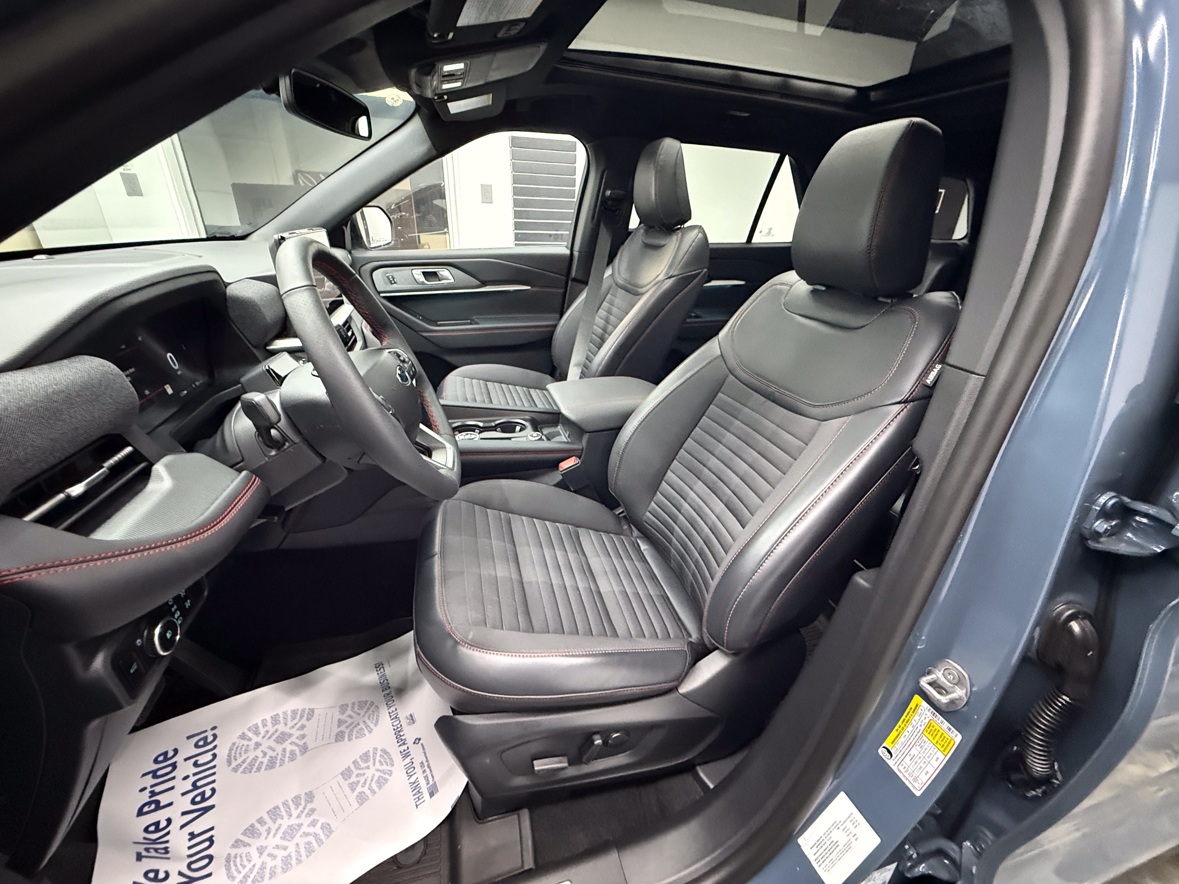 Used 2026 Ford Explorer ST-Line w/ ST-Line Street Pack AWD/4WD image 12