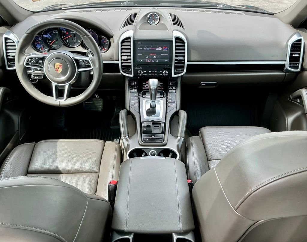 Used 2018 Porsche Cayenne AWD/4WD image 30