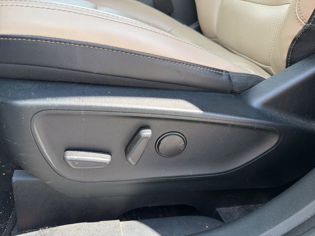 Used 2020 Ford Escape SEL FWD image 15