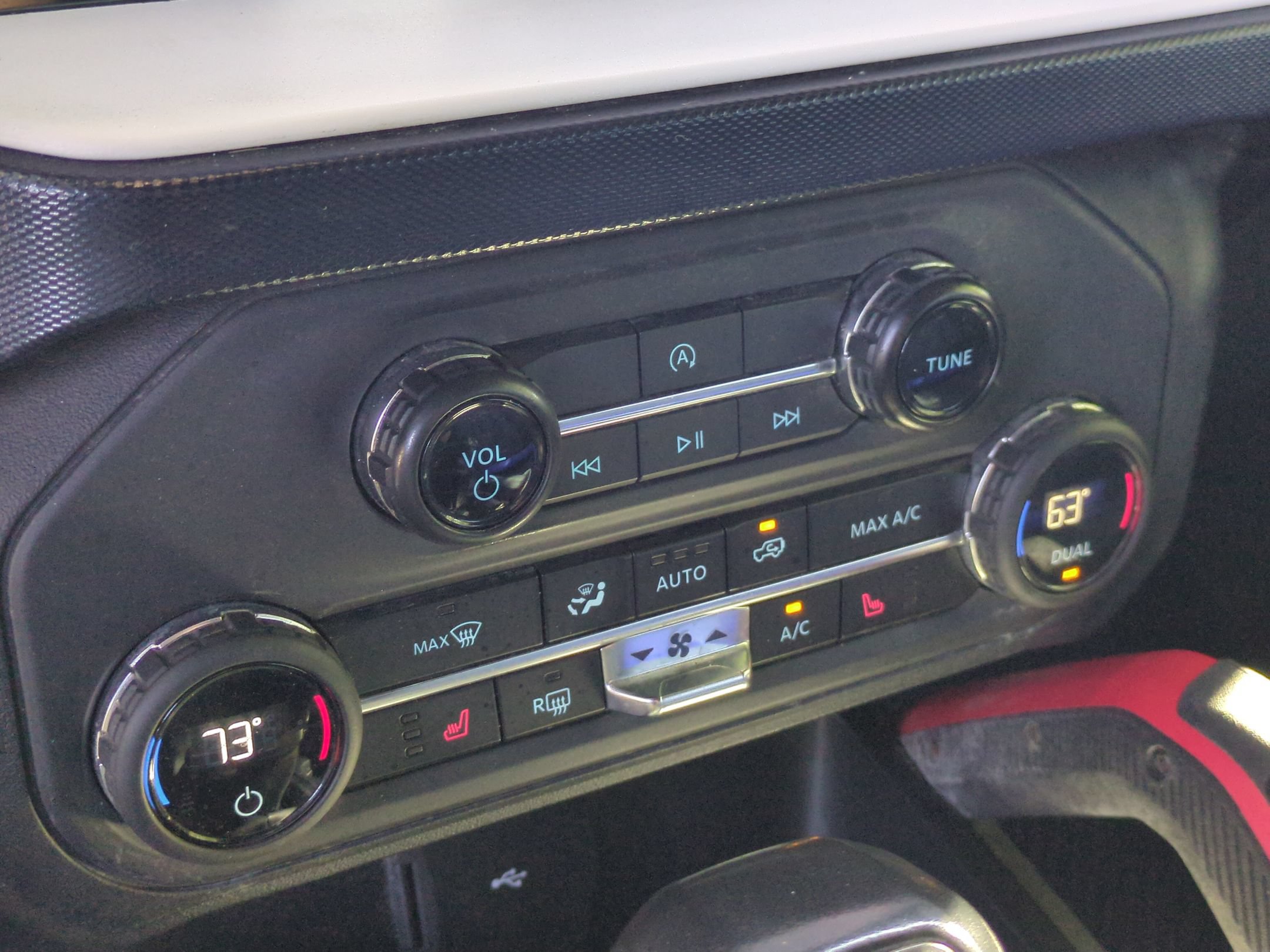 Certified 2024 Ford Bronco Heritage Edition AWD/4WD image 22