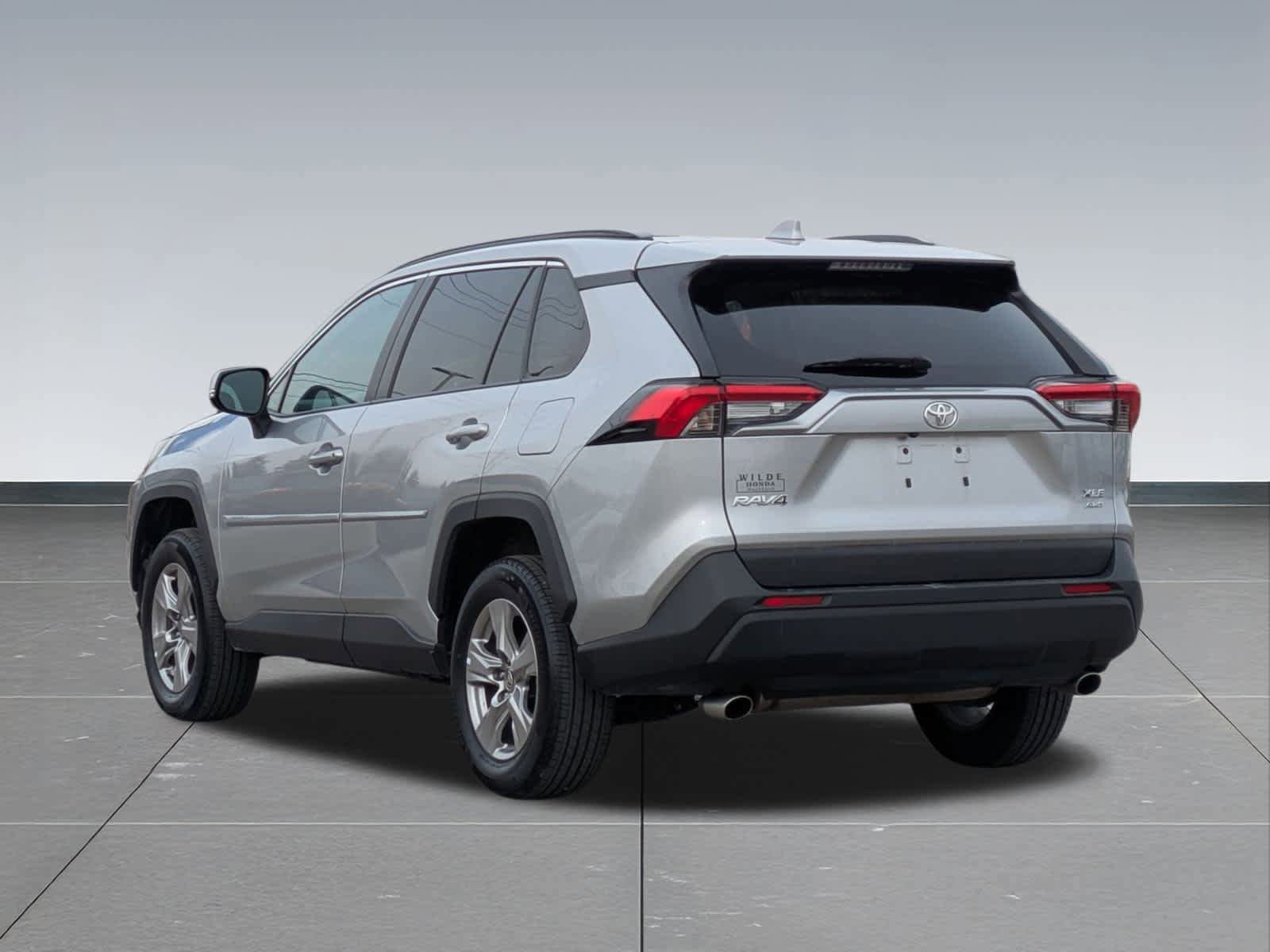 Used 2023 Toyota RAV4 XLE w/ Convenience Package AWD/4WD image 4