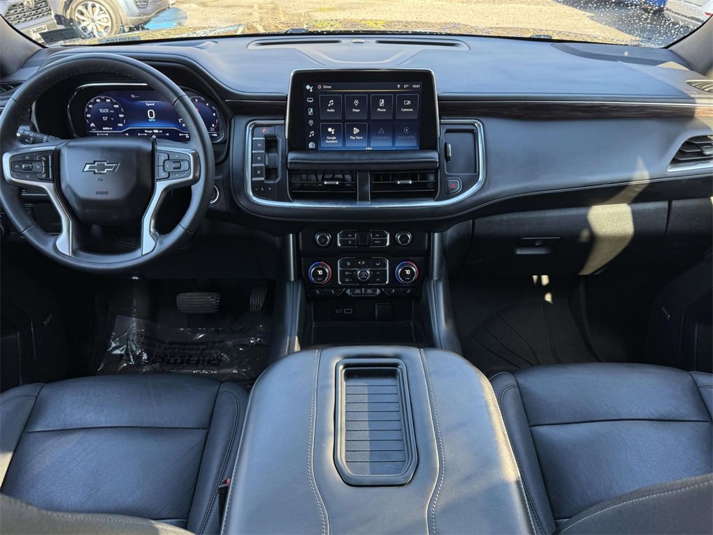 Used 2023 Chevrolet Suburban Z71 w/ Luxury Package image 2