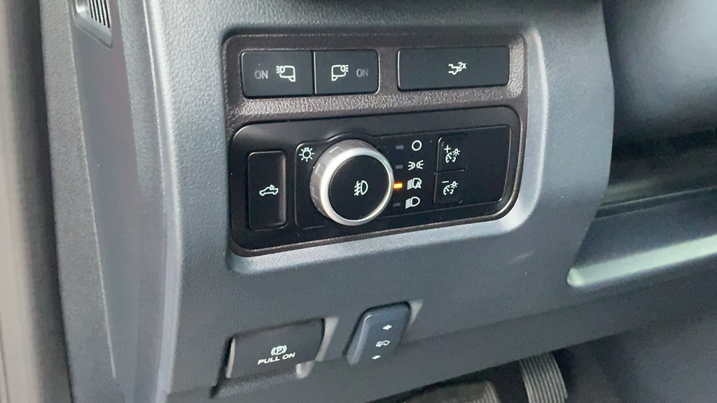 Used 2024 Ford F250 Lariat w/ Black Appearance Package AWD/4WD image 32