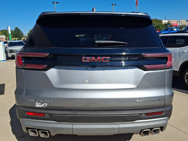 Used 2026 GMC Acadia Elevation w/ Elevation Premium Package FWD image 5