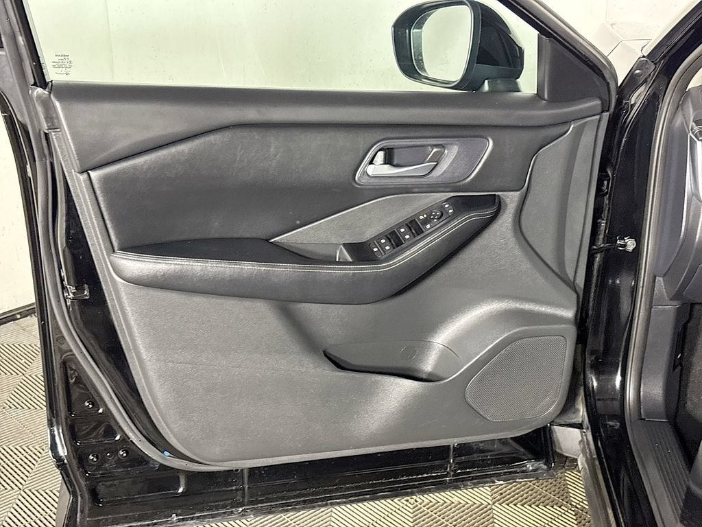 Used 2024 Nissan Rogue SV AWD/4WD image 10