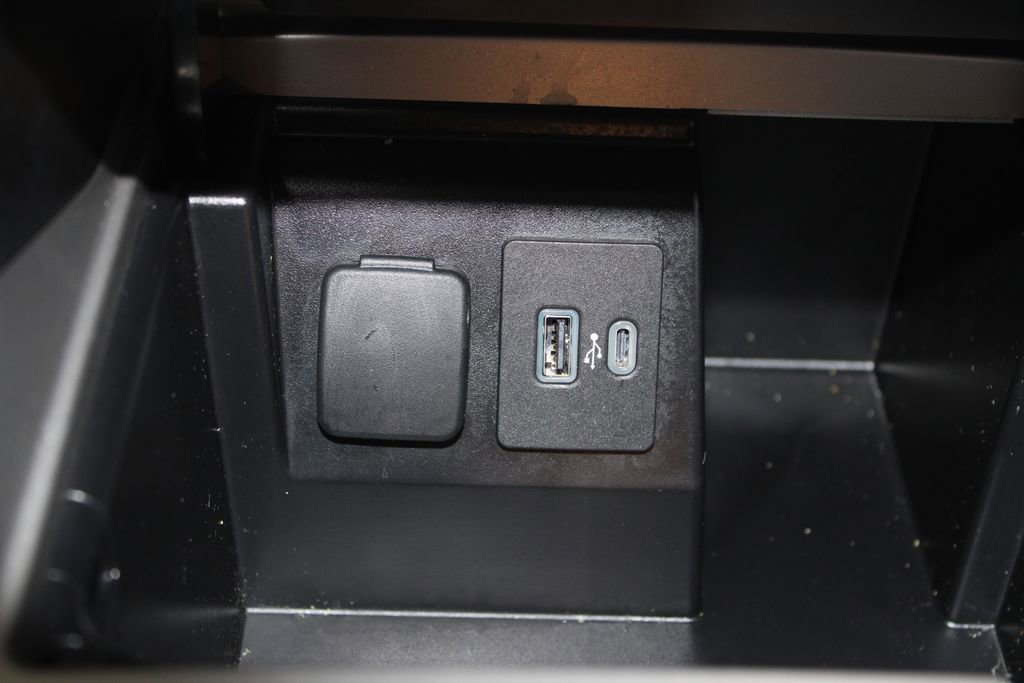 Used 2023 Ford Explorer XLT w/ Equipment Group 202A image 49