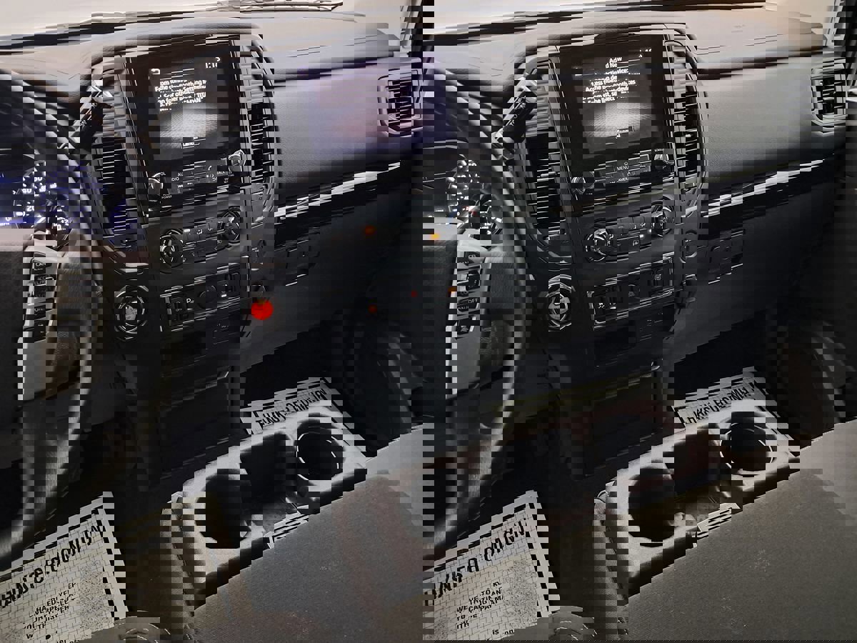 Used 2023 Nissan Titan SV image 20