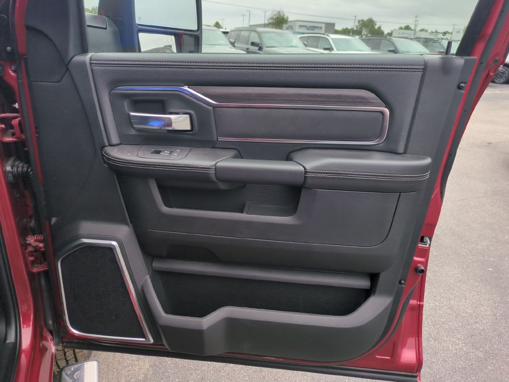 New 2026 RAM 3500 Laramie AWD/4WD image 34
