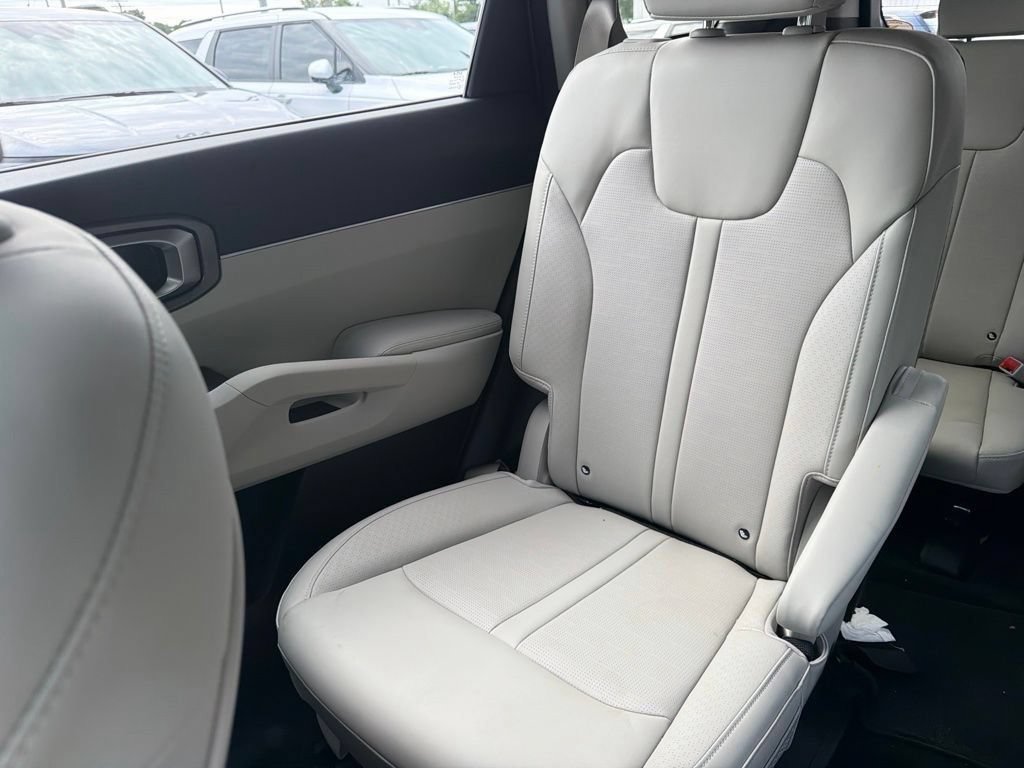 Certified 2025 Kia Sorento EX FWD image 16