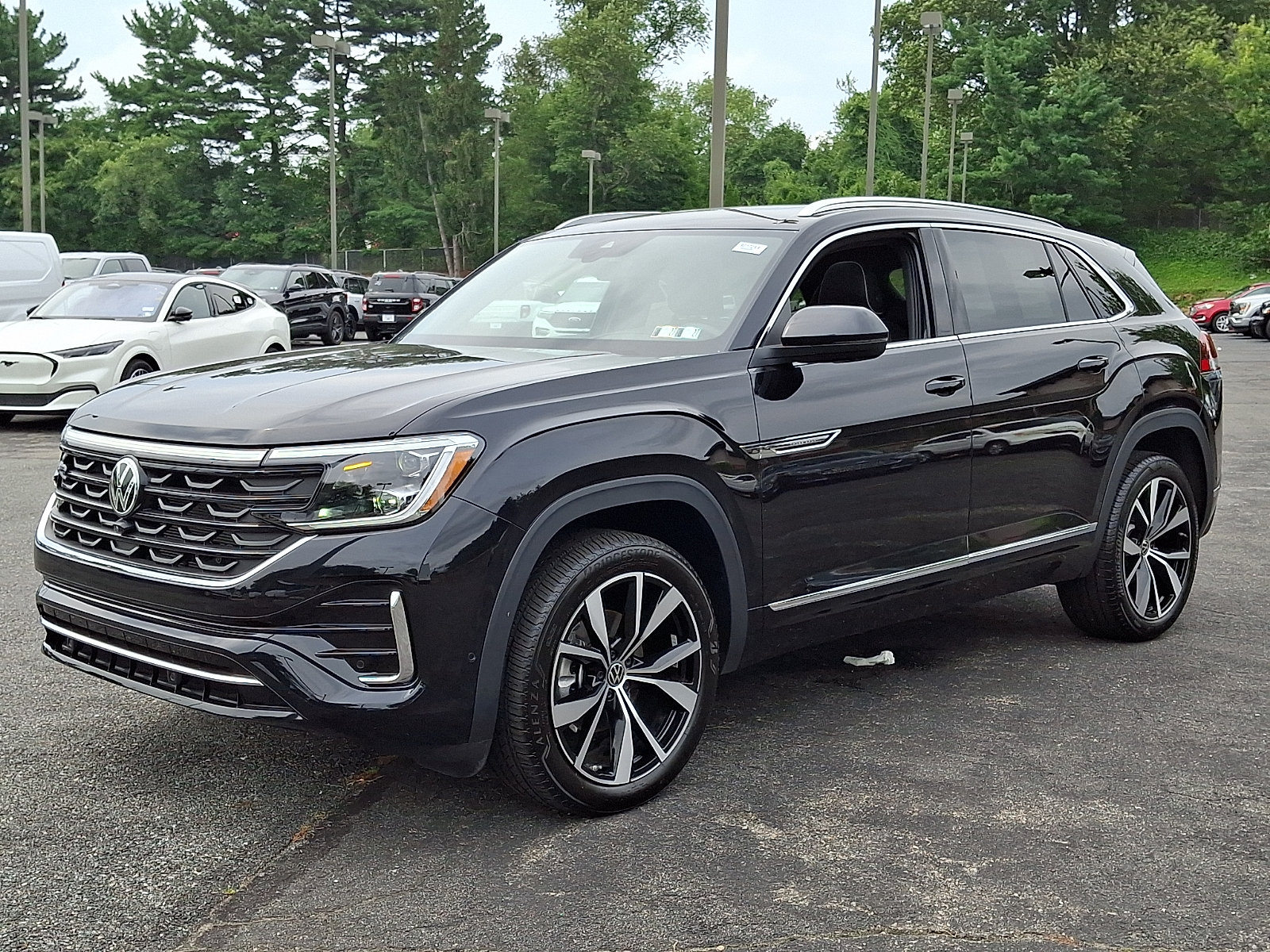 Used 2025 Volkswagen Atlas Cross Sport SEL Premium R-Line AWD/4WD image 3