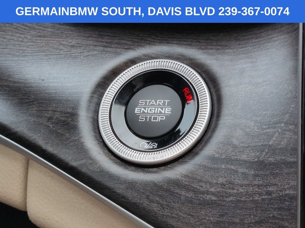 Used 2023 Jeep Grand Cherokee Limited w/ Black Appearance Package AWD/4WD image 31
