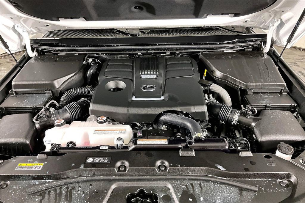 Used 2025 Lexus GX 550 image 12