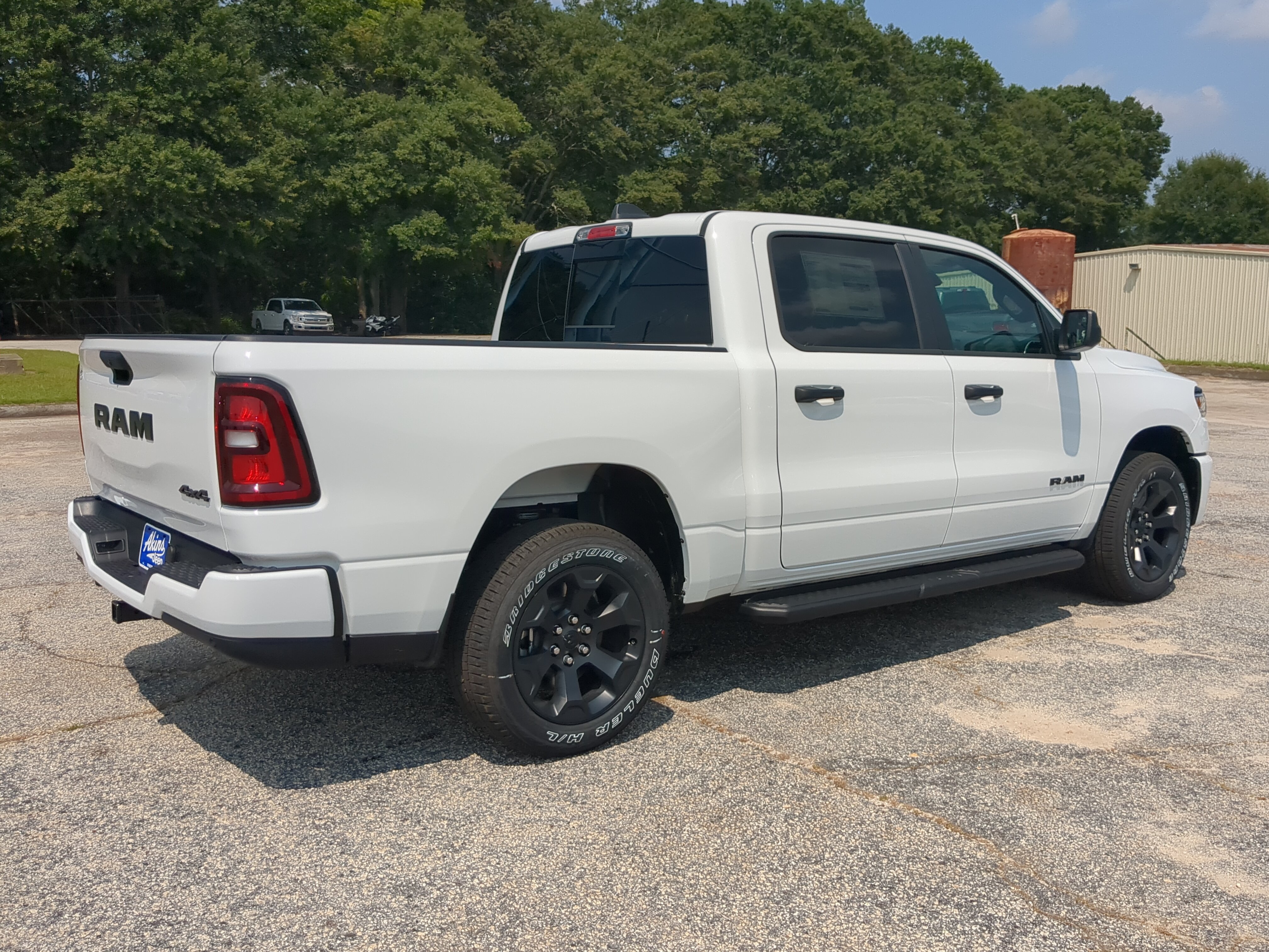 New 2026 RAM 1500 Express AWD/4WD image 3