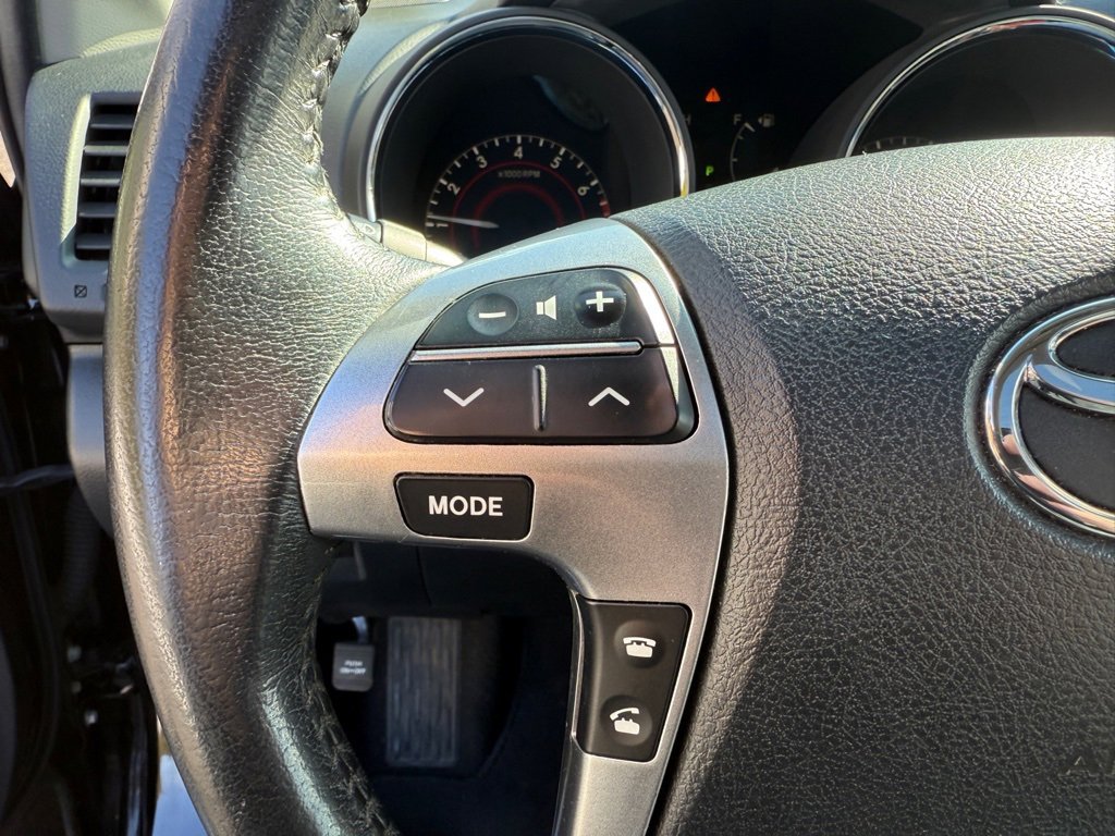 Used 2013 Toyota Highlander Limited image 31