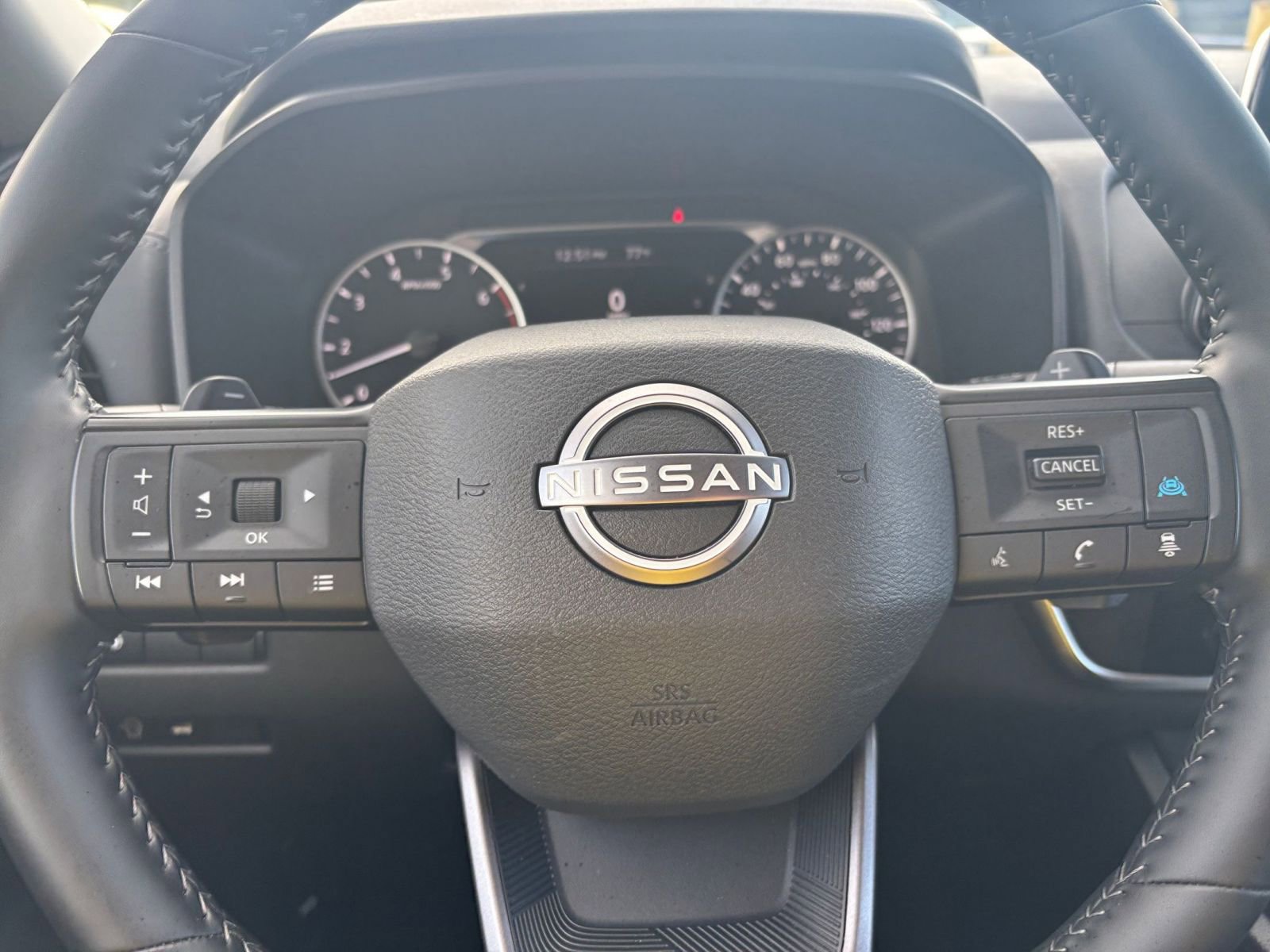 Used 2025 Nissan Rogue SV image 29