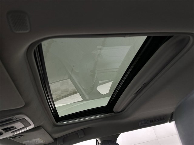 Used 2024 Toyota Sienna XLE image 19