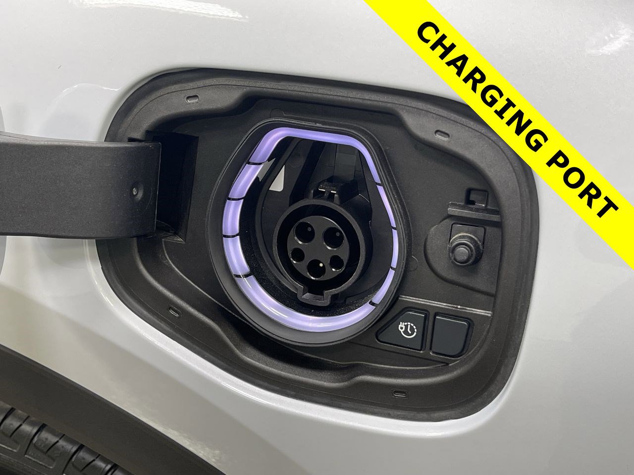 New 2025 Ford Escape SE image 12