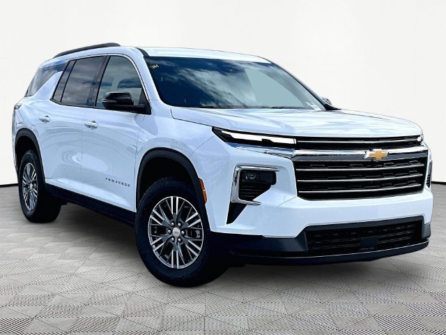 New 2027 Chevrolet Traverse LT FWD image 1