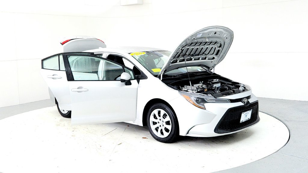 Used 2022 Toyota Corolla LE FWD image 12