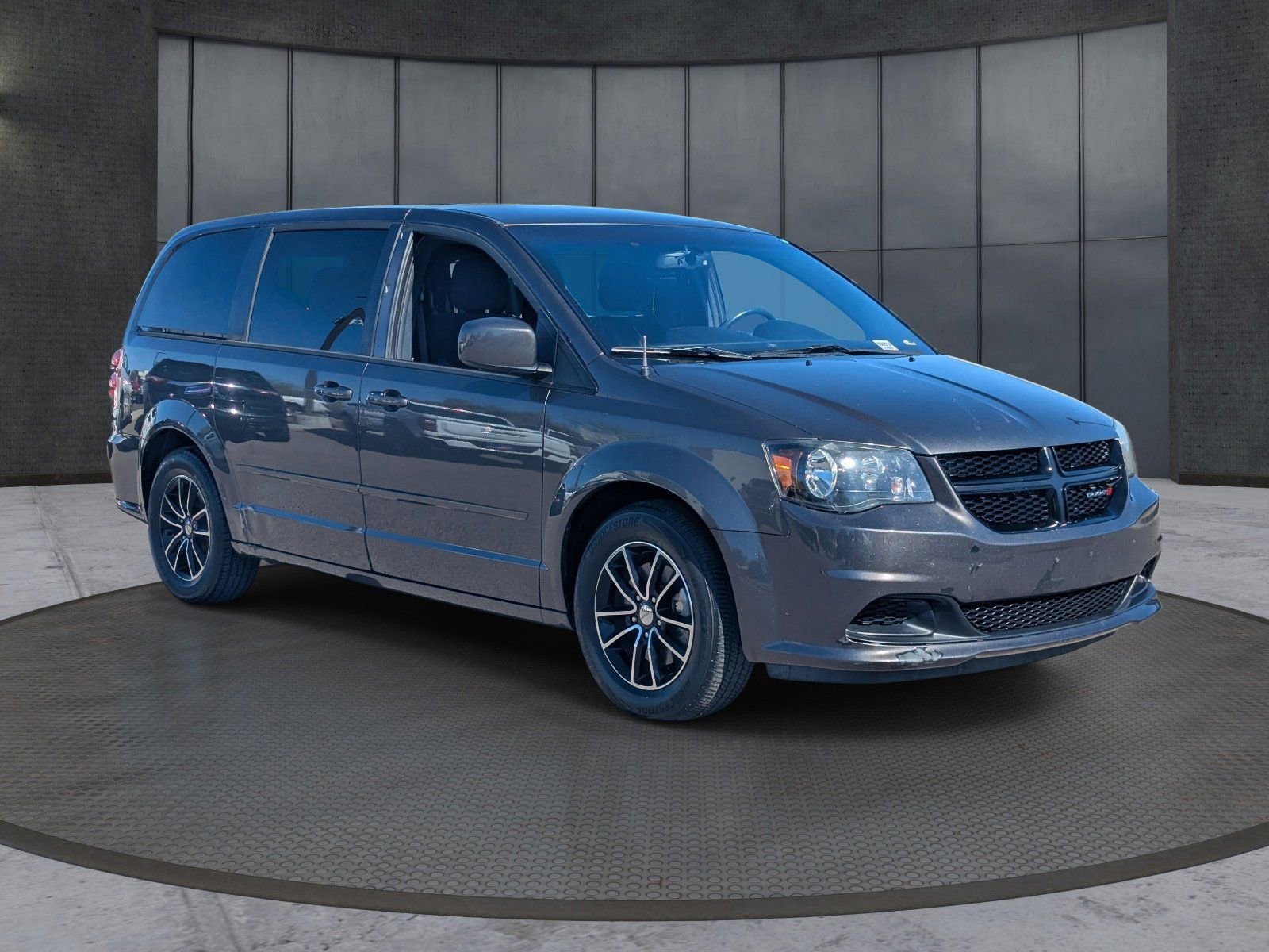 Used 2016 Dodge Grand Caravan SE FWD image 8