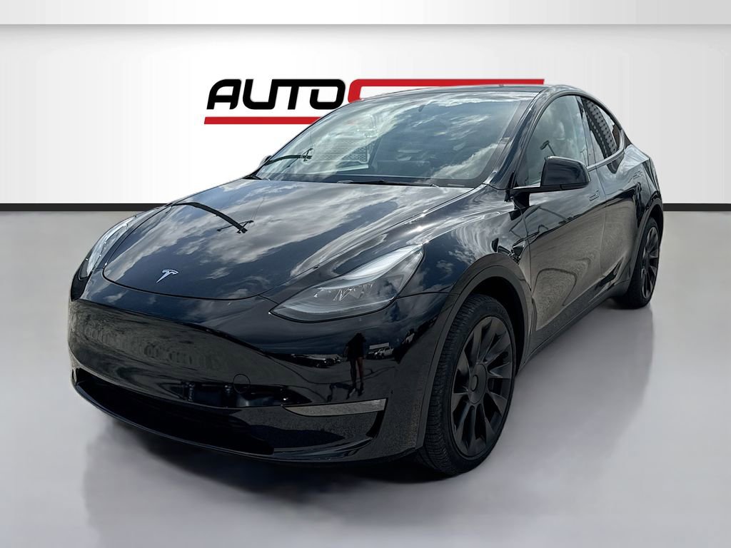 Used 2024 Tesla Model Y Long Range AWD/4WD image 3