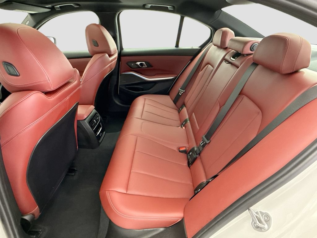 Used 2025 BMW 330i Sedan w/ Premium Package RWD image 20