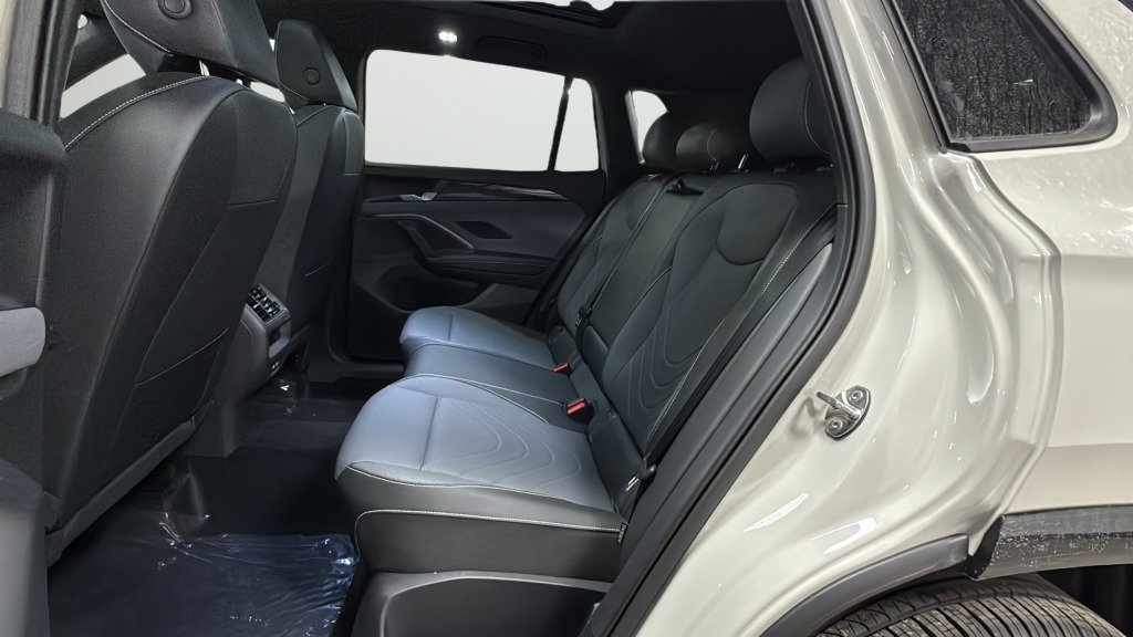 New 2026 Volkswagen Tiguan SE R-Line AWD/4WD image 26