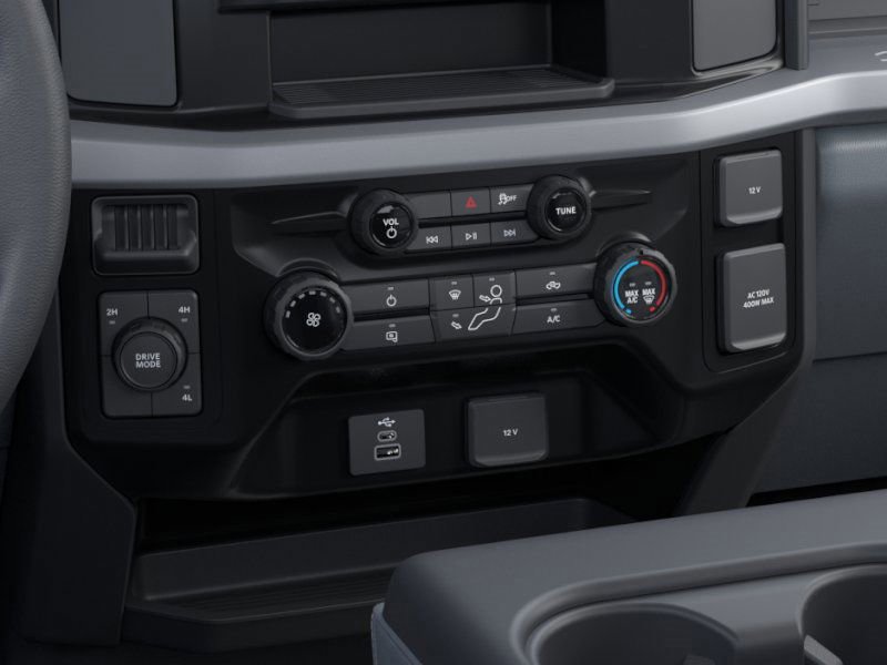 New 2025 Ford F550 4x4 Regular Cab Super Duty image 15