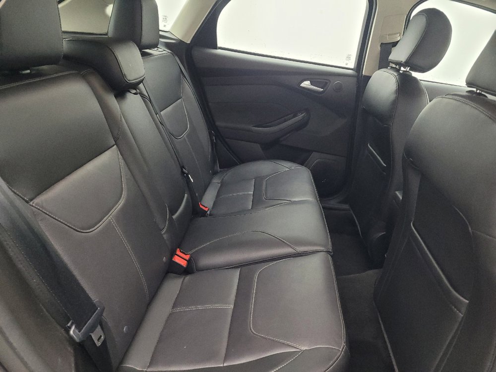 Used 2018 Ford Focus Titanium w/ Titanium Technology Package FWD image 19