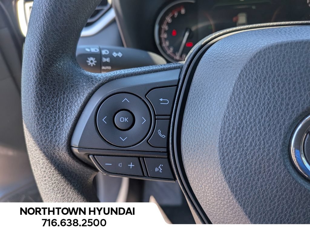 Used 2025 Toyota RAV4 XLE AWD/4WD image 25