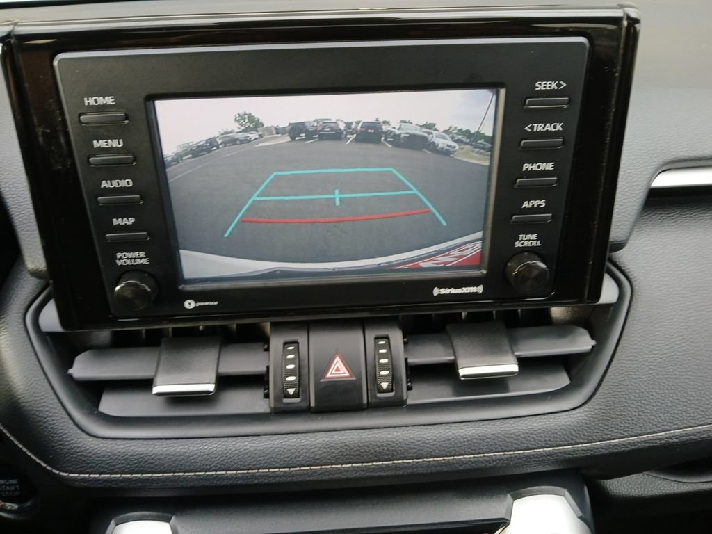 Used 2020 Toyota RAV4 XLE Premium FWD image 9
