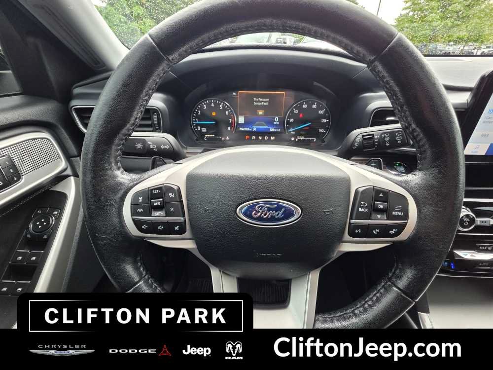 Used 2021 Ford Explorer Limited w/ Equipment Group 301A AWD/4WD image 22