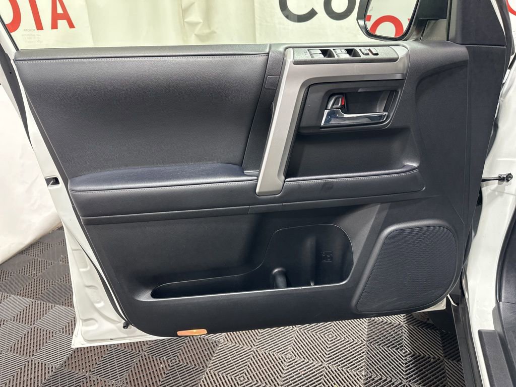 Used 2023 Toyota 4Runner SR5 AWD/4WD image 23