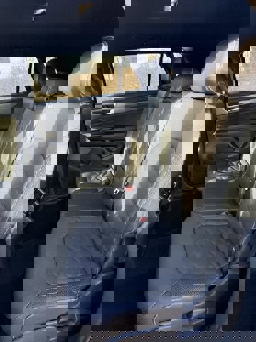 Certified 2025 Volkswagen Atlas Cross Sport SE image 9