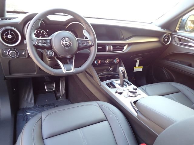 New 2025 Alfa Romeo Stelvio Sprint w/ Convenience Package AWD/4WD image 14