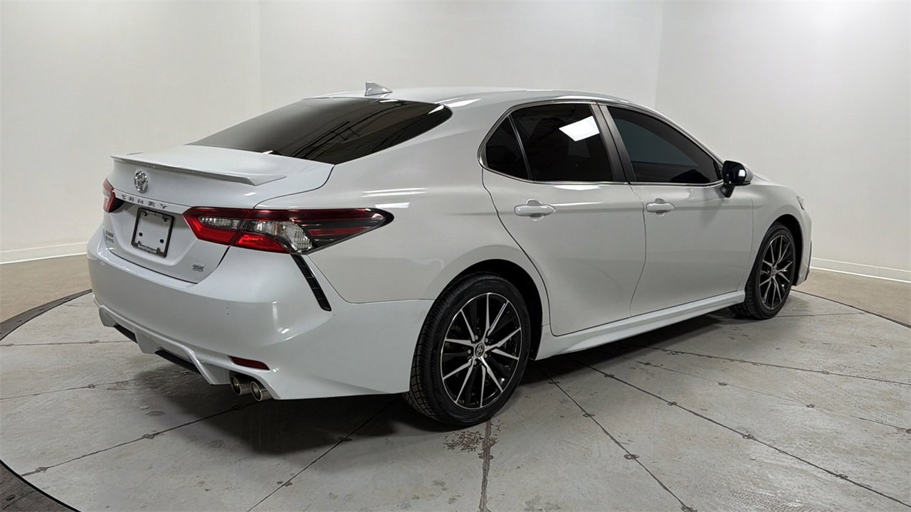 Certified 2022 Toyota Camry SE image 13