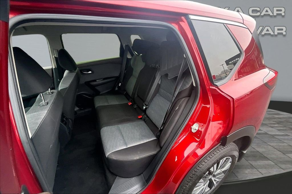 Used 2023 Nissan Rogue SV image 25