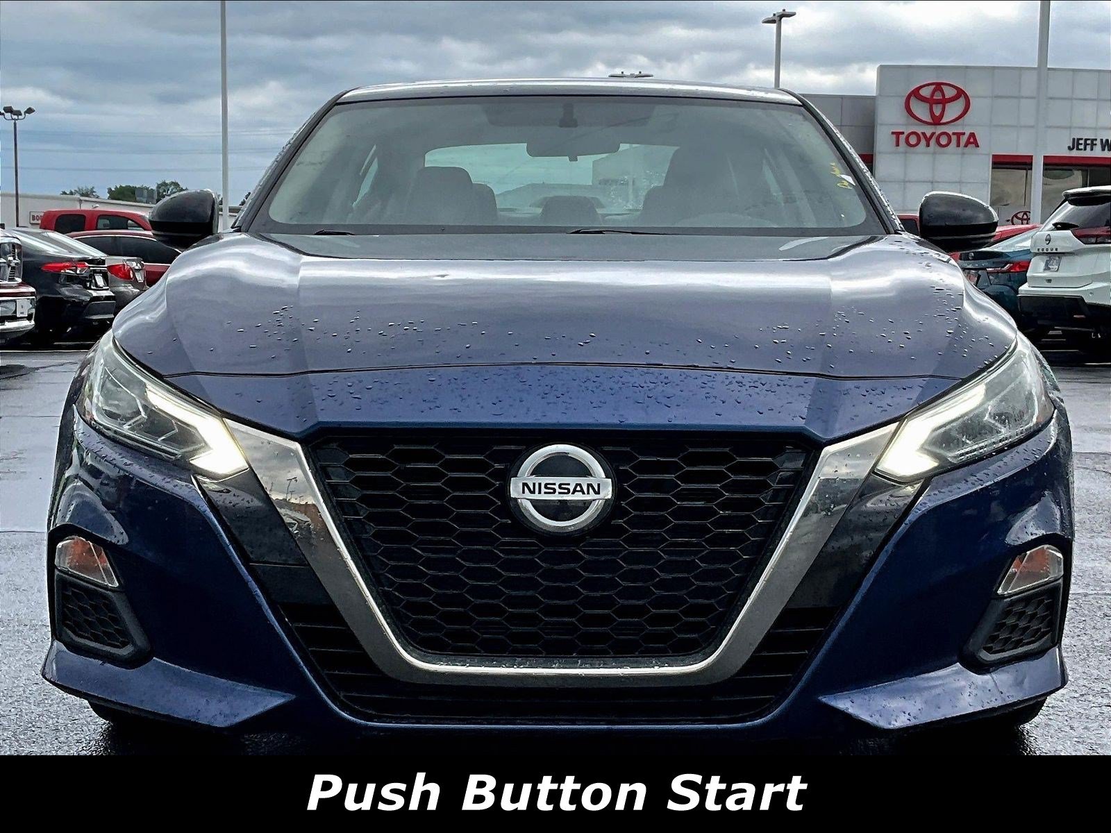 Used 2019 Nissan Altima 2.5 SR w/ SR Premium Package FWD image 2