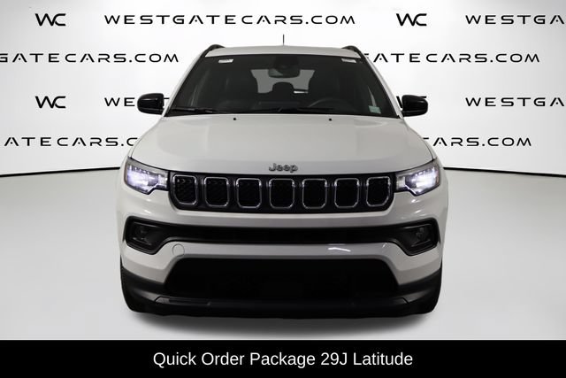 Used 2024 Jeep Compass Latitude AWD/4WD image 2