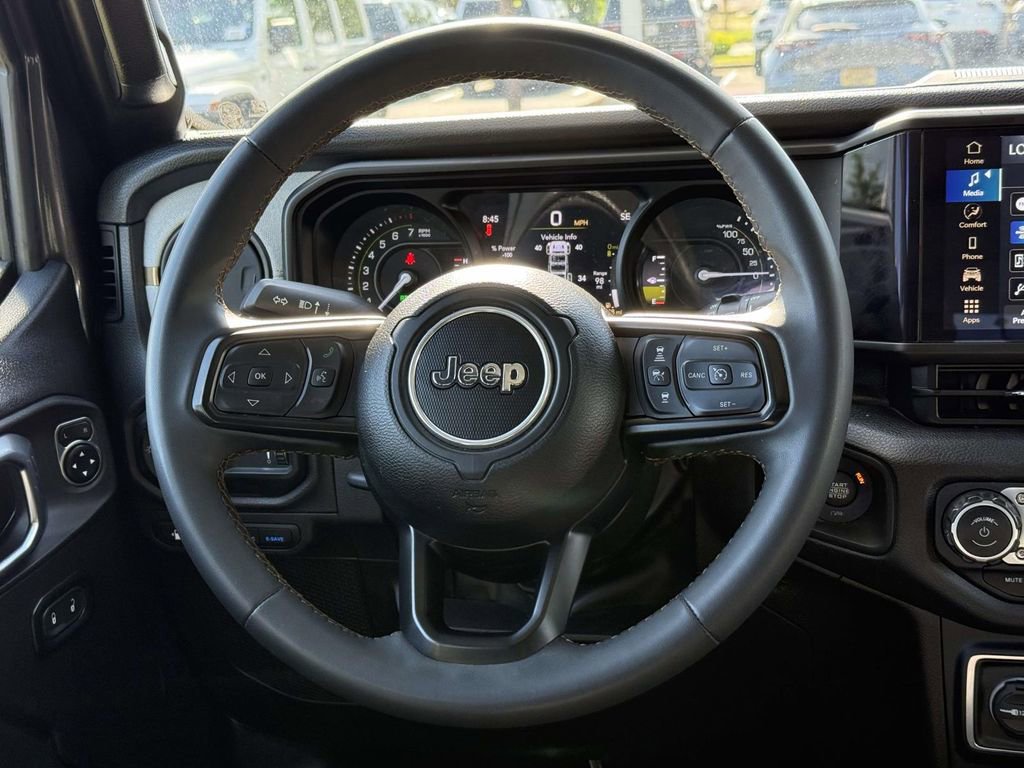 Used 2024 Jeep Wrangler Unlimited AWD/4WD image 19