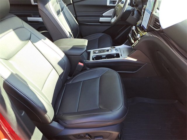 Used 2023 Ford Explorer Limited w/ Limited Technology Package image 27