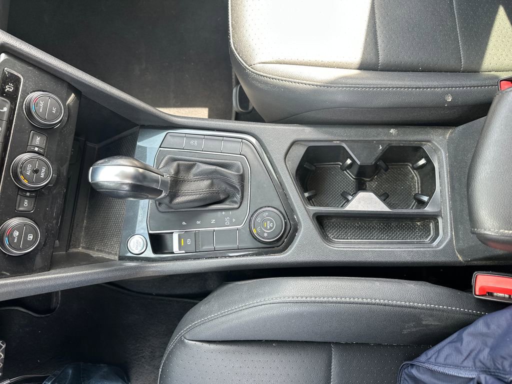 Used 2019 Volkswagen Tiguan SE image 12