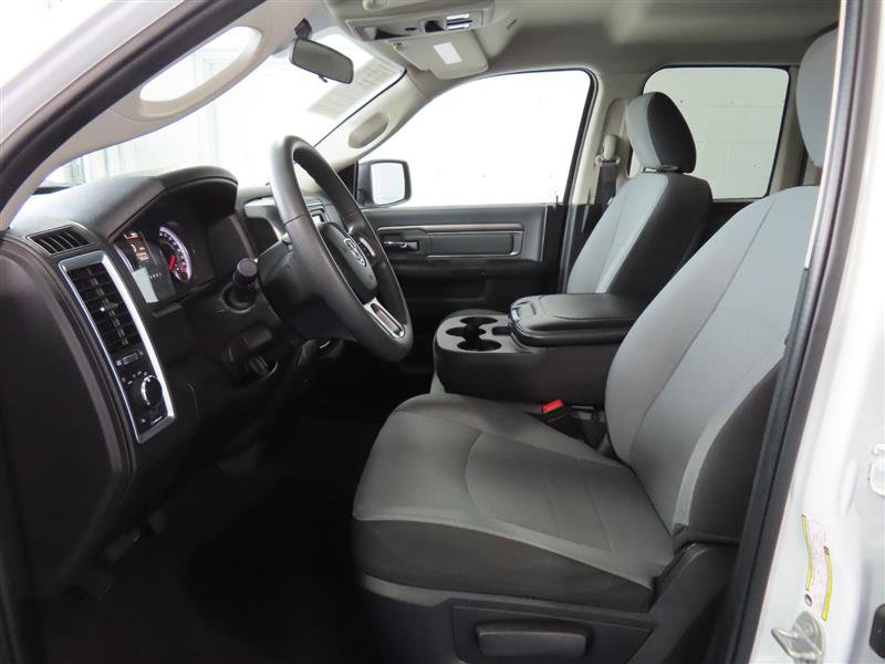 Used 2024 RAM 1500 Classic SLT AWD/4WD image 16